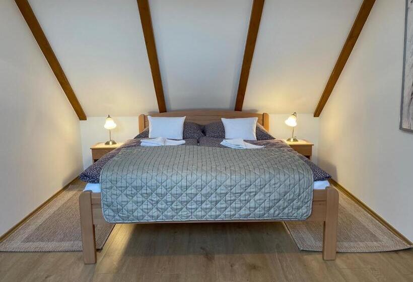 غرفة كومفورت ثلاثية, Kis Duna Vendégház