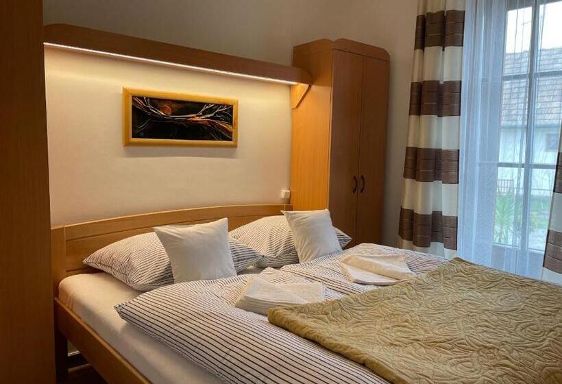 شاليه سوبيريور غرفة نوم واحدة, Kis Duna Vendégház