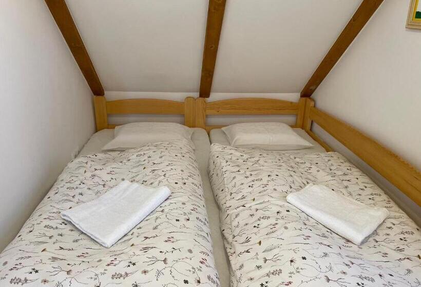 شاليه غرفة نوم واحدة, Kis Duna Vendégház