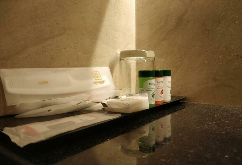 חדר סופריור, Golden Retreat