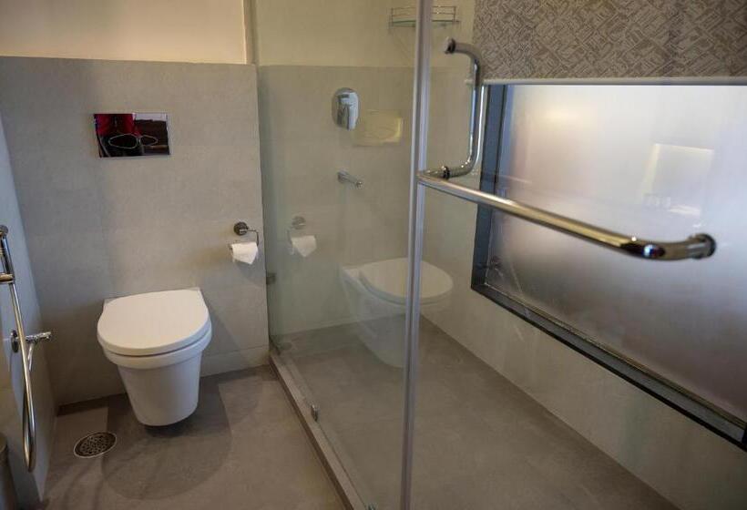 חדר סופריור, Golden Retreat