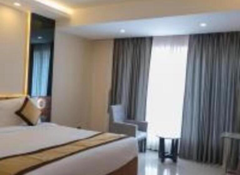 חדר דלוקס, Golden Retreat