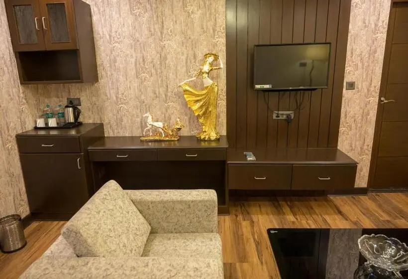 スーペリアースイート, Golden Retreat