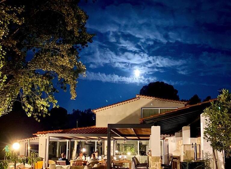 בית, חדר שינה 1, Marti Watersports