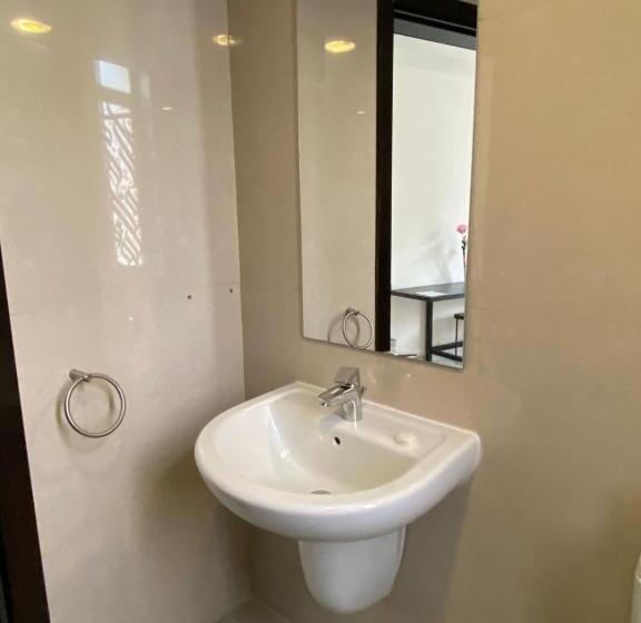 اتاق استاندارد سه نفره, Art Hotel Downtown