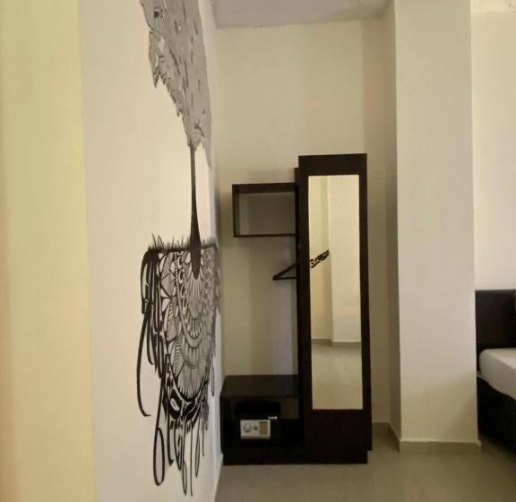 اتاق پریمیوم با بالکن, Art Hotel Downtown