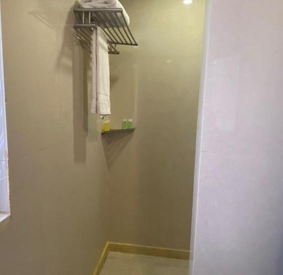 اتاق استاندارد, Art Hotel Downtown