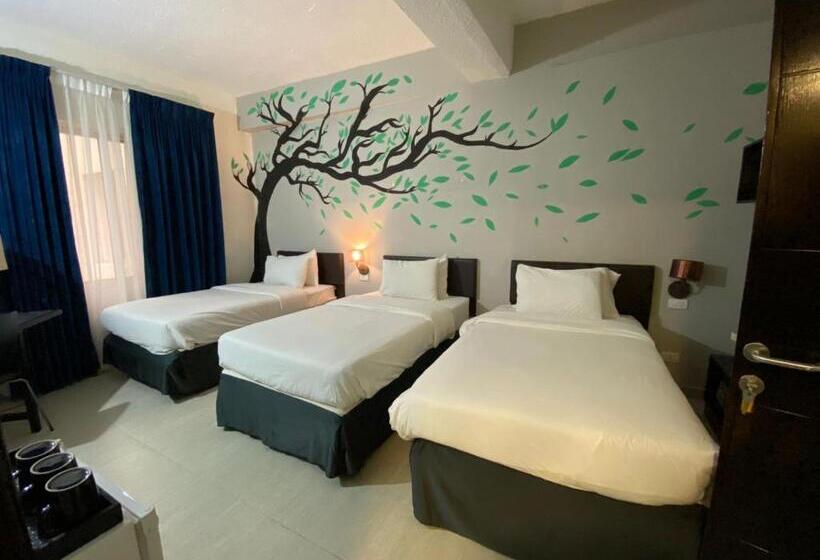 اتاق استاندارد سه نفره, Art Hotel Downtown