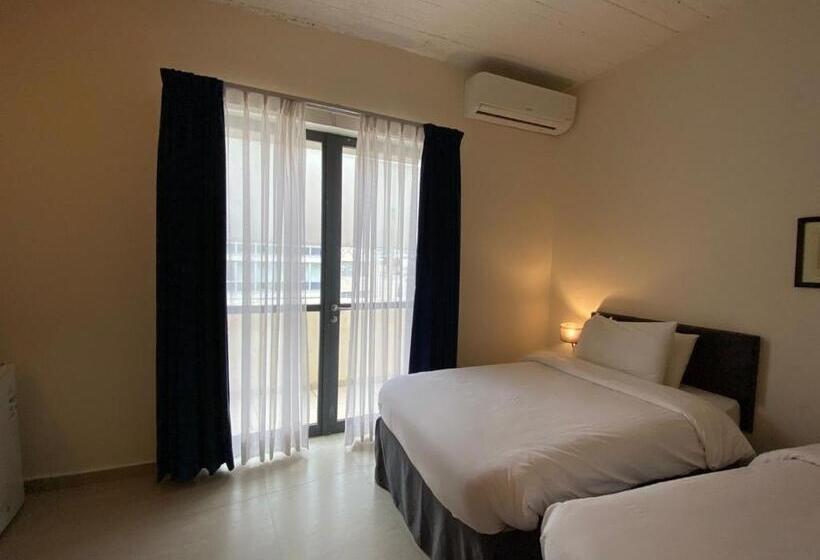 اتاق استاندارد سه نفره, Art Hotel Downtown