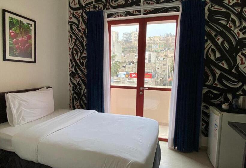 اتاق استاندارد سه نفره, Art Hotel Downtown
