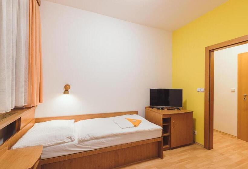 Háromágyas Standard Szoba, Annahof