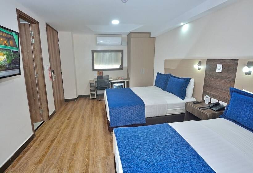 חדר סופריור, Cabecera Country