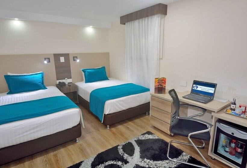 חדר סופריור, Cabecera Country