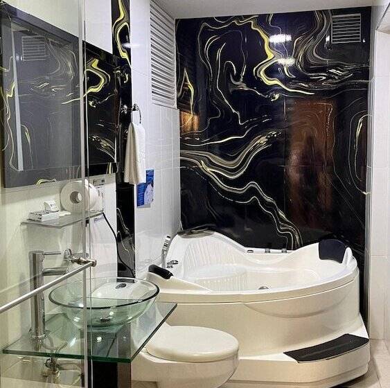 سوییت جونیور, Cabecera Country