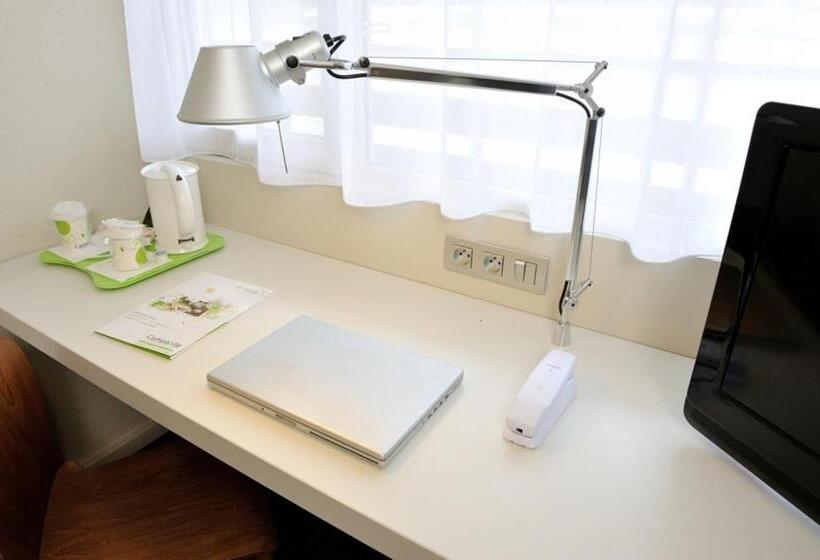 חדר סטנדרט לשלושה, Campanile Annemasse Gare– Genève