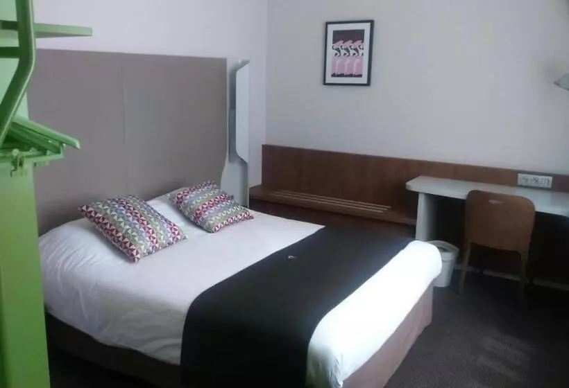 スタンダード４人部屋, Campanile Annemasse Gare– Genève
