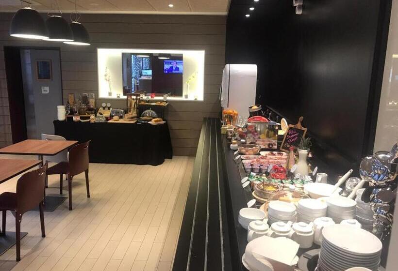 חדר סטנדרט לארבעה, Campanile Annemasse Gare– Genève