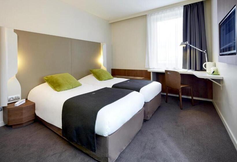 חדר סטנדרט לארבעה, Campanile Annemasse Gare– Genève