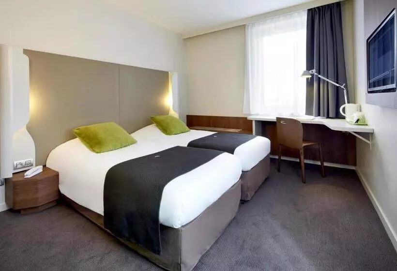 スタンダード４人部屋, Campanile Annemasse Gare– Genève