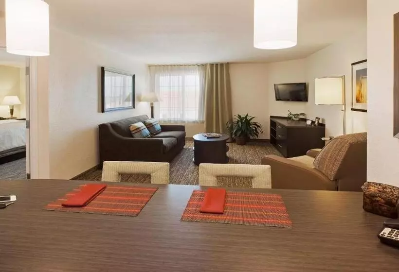 キングサイズベッドのスイートルーム, Candlewood Suites Harlingen, An Ihg