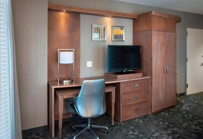 身障者適用キングサイズベッドルーム, Courtyard By Marriott Philadelphia Lansdale