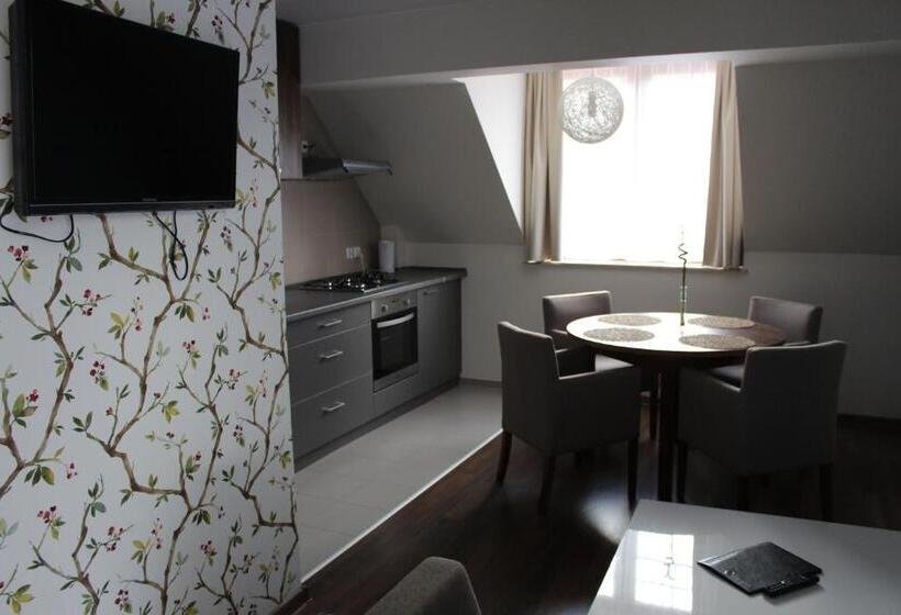 발코니가 있는 2 베드룸 아파트, Dobry Klimat