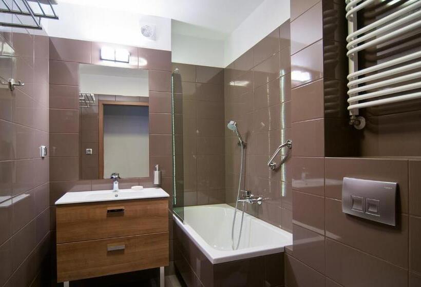 발코니가 있는 2 베드룸 아파트, Dobry Klimat