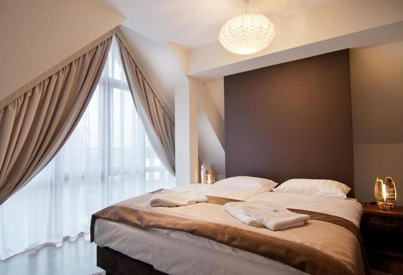 발코니가 있는 2 베드룸 아파트, Dobry Klimat