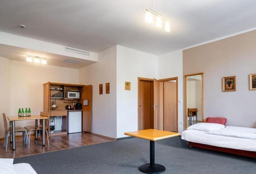 Family Suite, Galant Mikulov