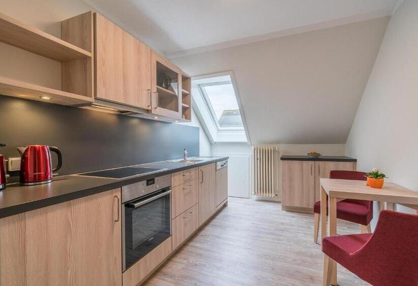 جناح, Garni Kölfhamm