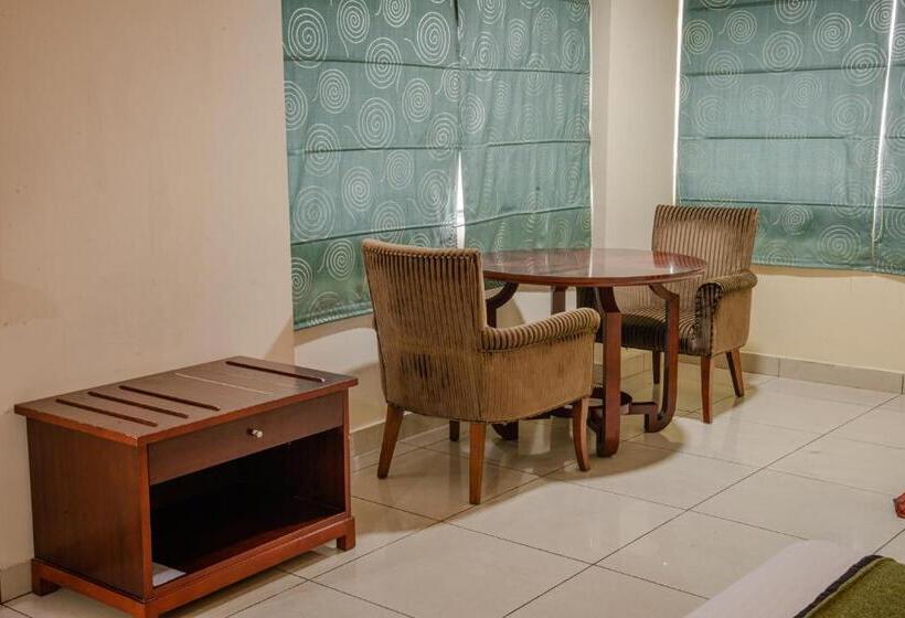 اتاق کلاب, Gateway Grandeur