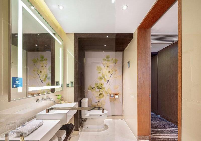اتاق لوکس با تخت بزرگ, Hilton Garden Inn Chengdu Huayang