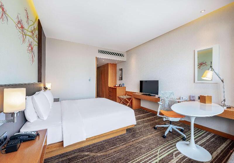 اتاق استاندارد با تخت بزرگ, Hilton Garden Inn Chengdu Huayang