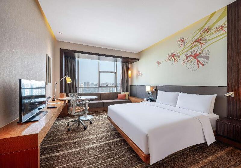 اتاق استاندارد با تخت بزرگ, Hilton Garden Inn Chengdu Huayang