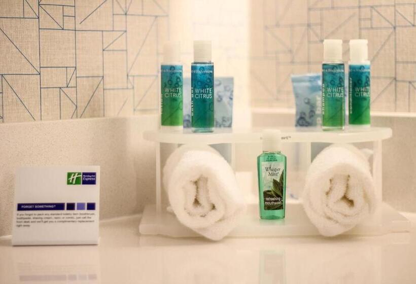 Номер Стандарт, Holiday Inn Express & Suites Miami Airport East, An Ihg