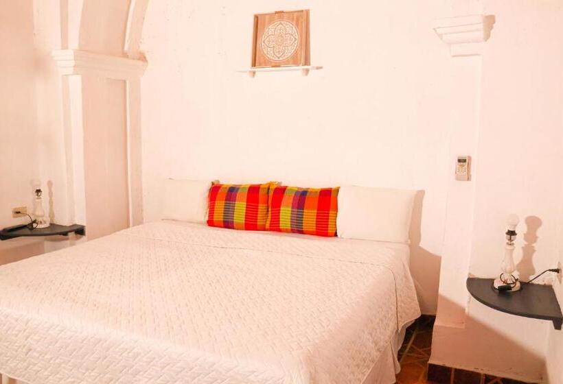 اتاق لوکس, La Casa De Mamapán Hotel Colonial Ahuachapan