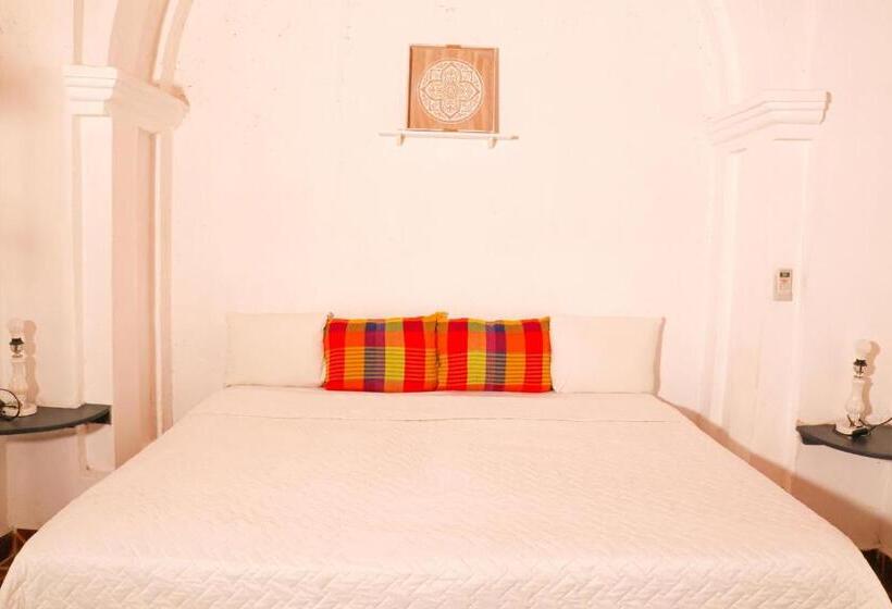 اتاق لوکس, La Casa De Mamapán Hotel Colonial Ahuachapan