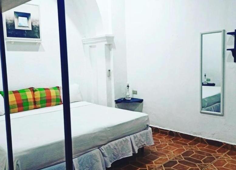 اتاق لوکس, La Casa De Mamapán Hotel Colonial Ahuachapan