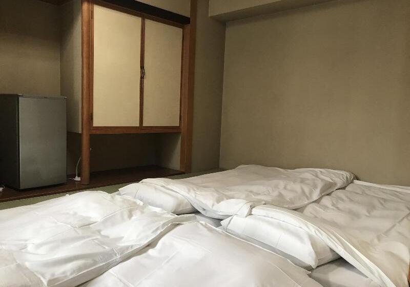 اتاق خانوادگی, Nuve