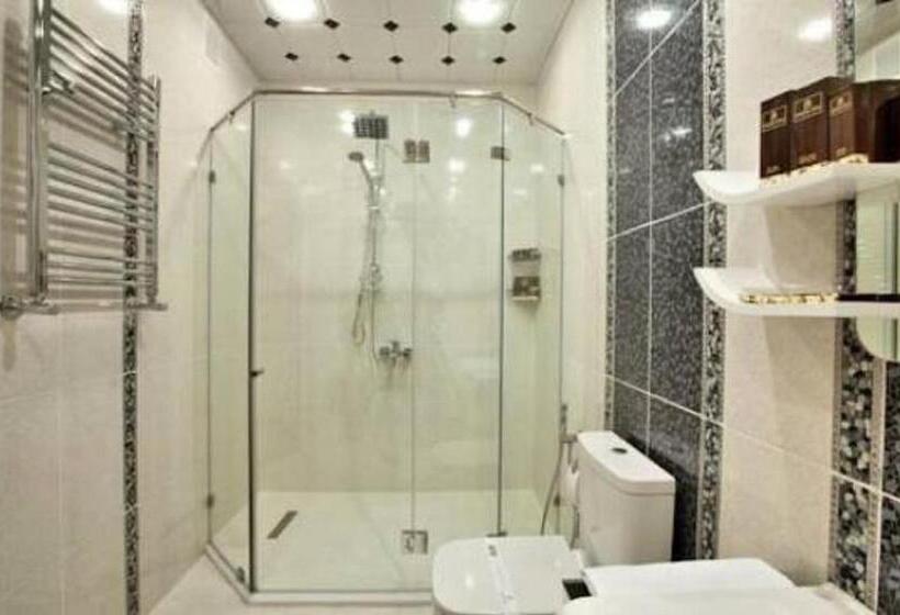 سوییت جونیور, Paradise Hotel Baku