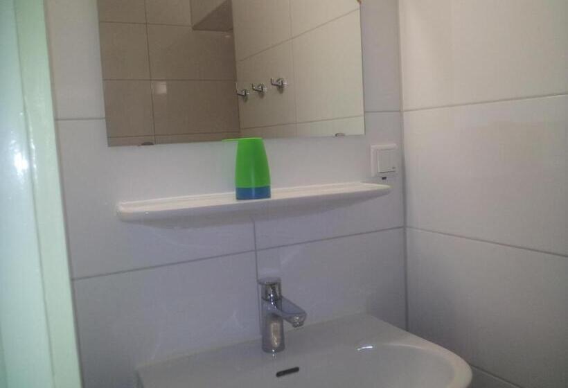 Апартаменты 1 Спальня Нижний Этаж, Rasch