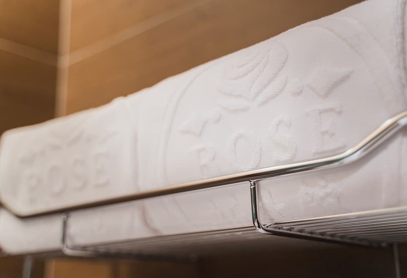 اتاق خانوادگی, Royal Rose Hotel Xinsheng