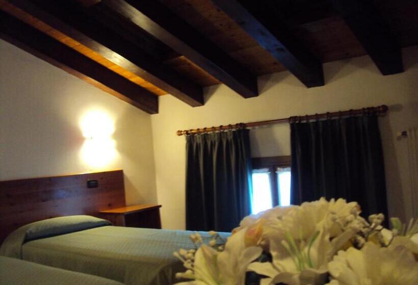 Chambre Triple Standard, Agriturismo Sant' Anna