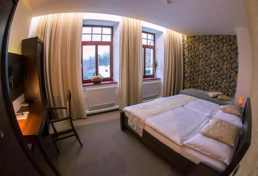 Standard Kolmen Hengen Huone, Slunný Dvůr