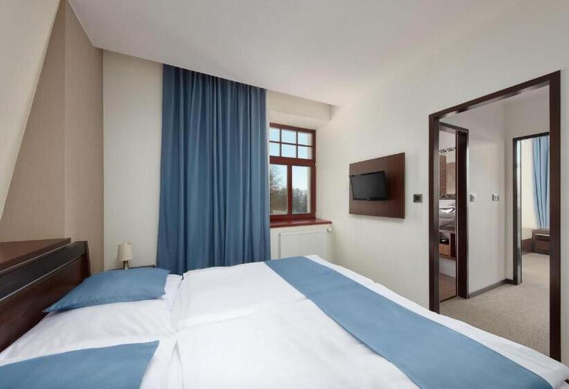 Suíte, Slunný Dvůr