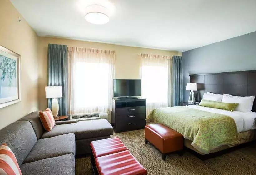キングサイドベッドのスタンダードワンルーム, Staybridge Suites Plano   Legacy West Area, An Ihg