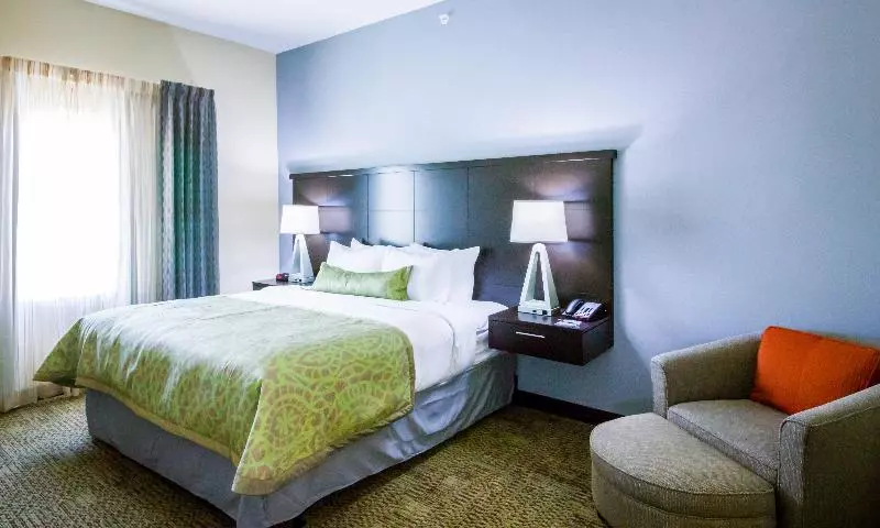 身障者適用スイートルーム, Staybridge Suites Plano   Legacy West Area, An Ihg