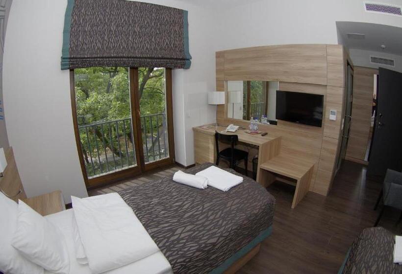 Трехместный Номер Deluxe, Therapia