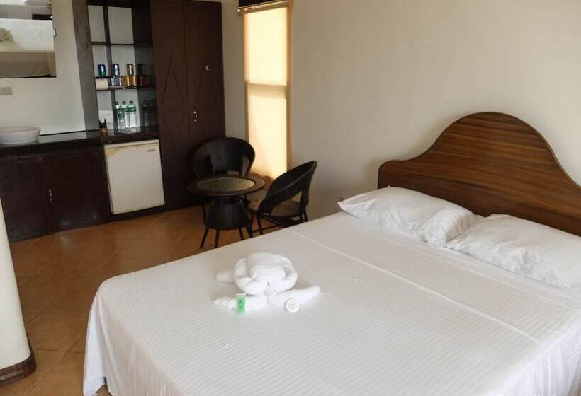 חדר משפחתי, Turtle Inn Resort