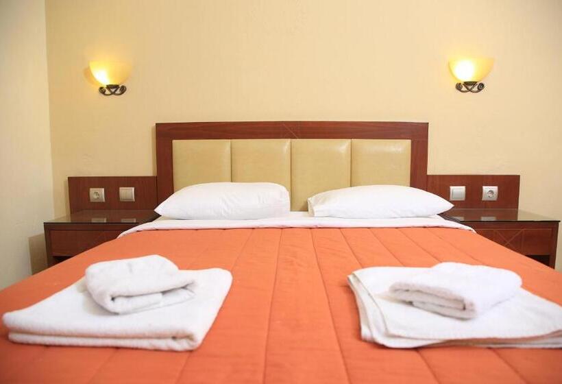 סוויטת ג'וניור, Zeus